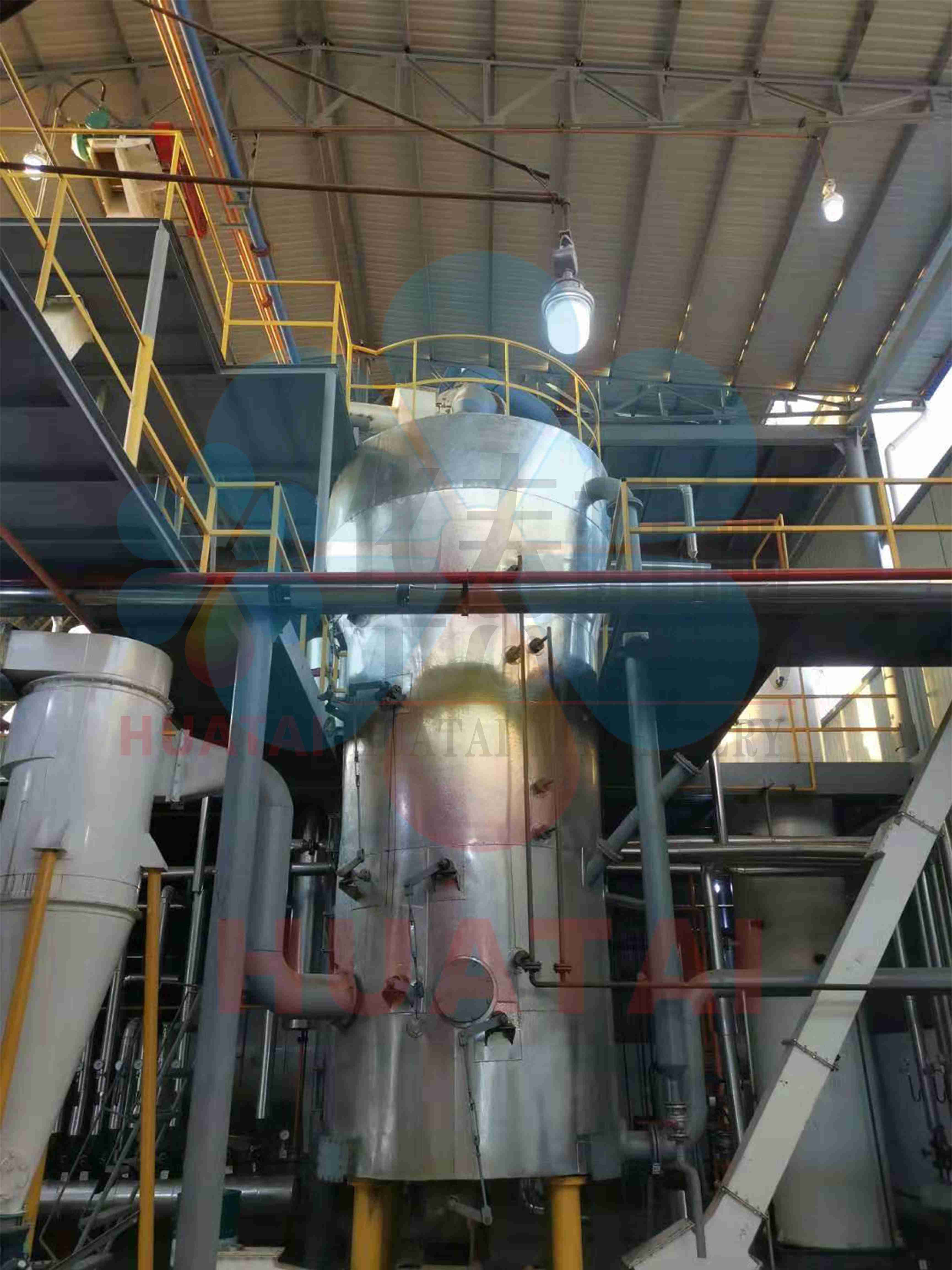 What are the advantages of the sunflower oil extraction process?