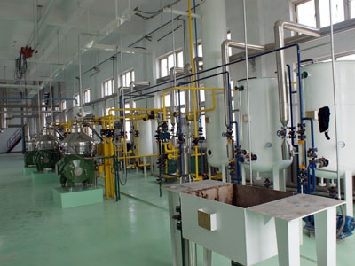 What is the purpose of deodorization in oil refining?